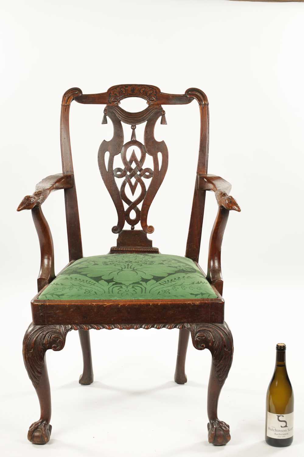 AN 18TH CENTURY WALNUT OPEN ARM CHAIR - Image 2 of 9