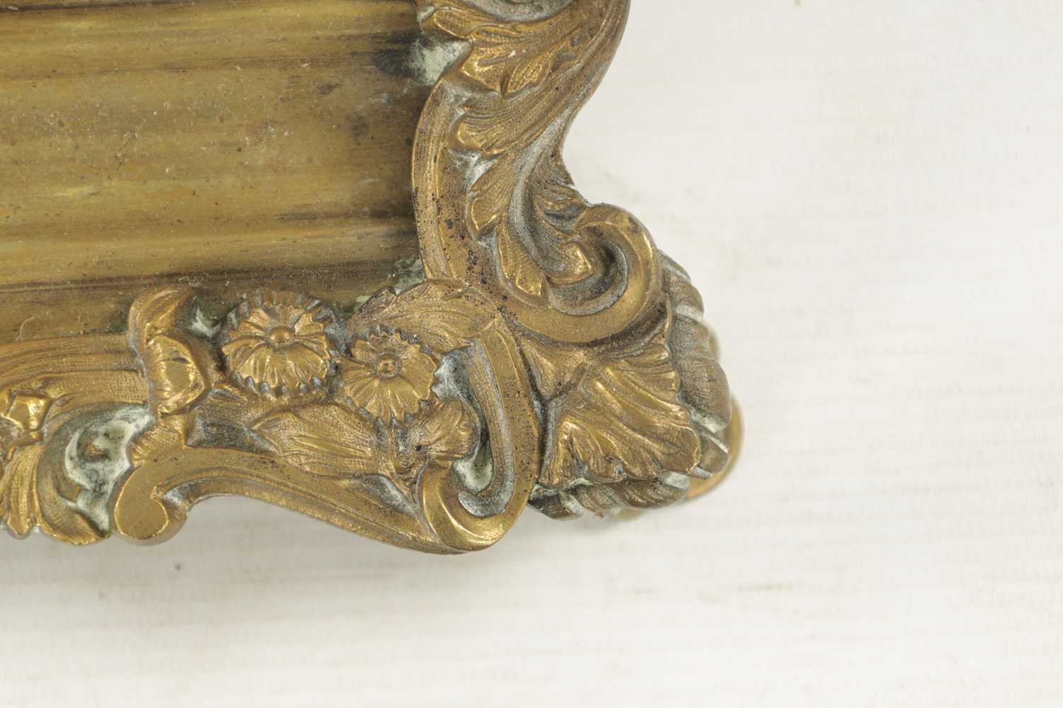 A 19TH CENTURY BRASS ROCOCO INK STAND - Image 5 of 7