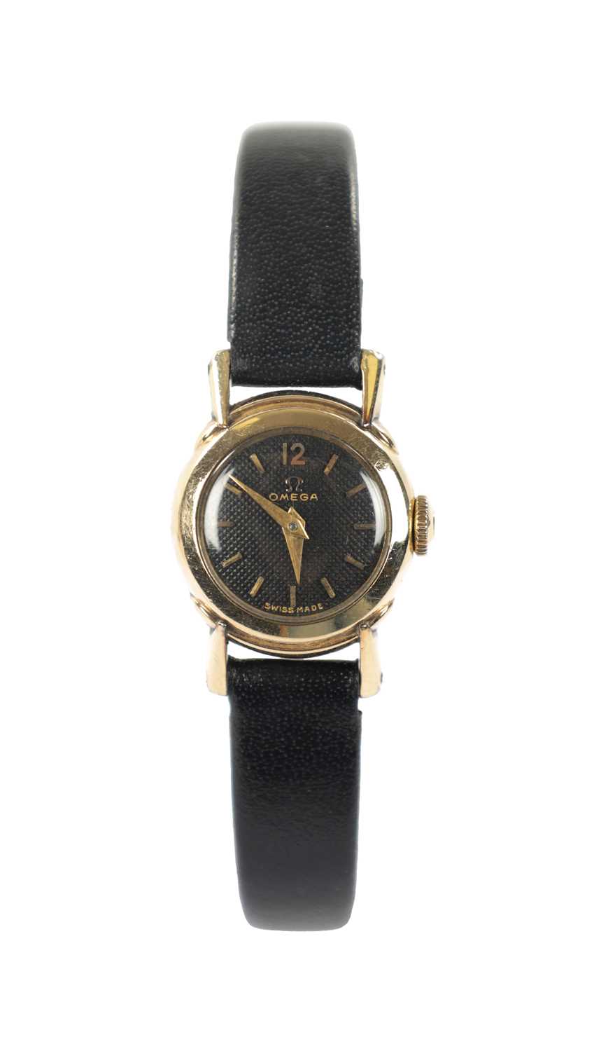 A LADIES OMEGA WRISTWATCH