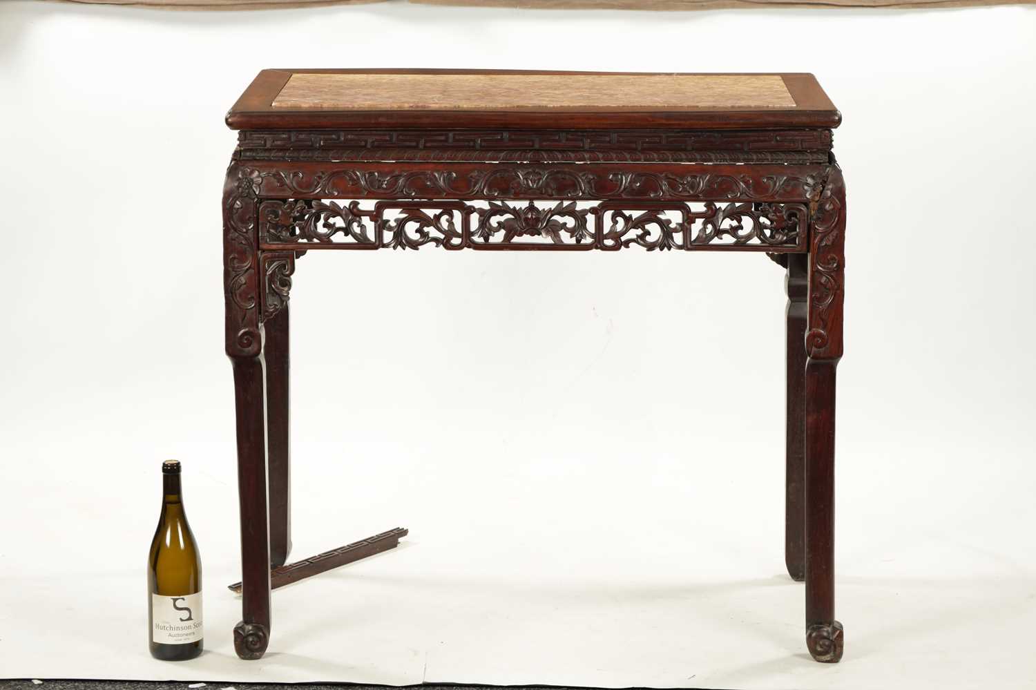 A 19TH CENTURY CHINESE HARDWOOD ALTAR TABLE - Image 6 of 10