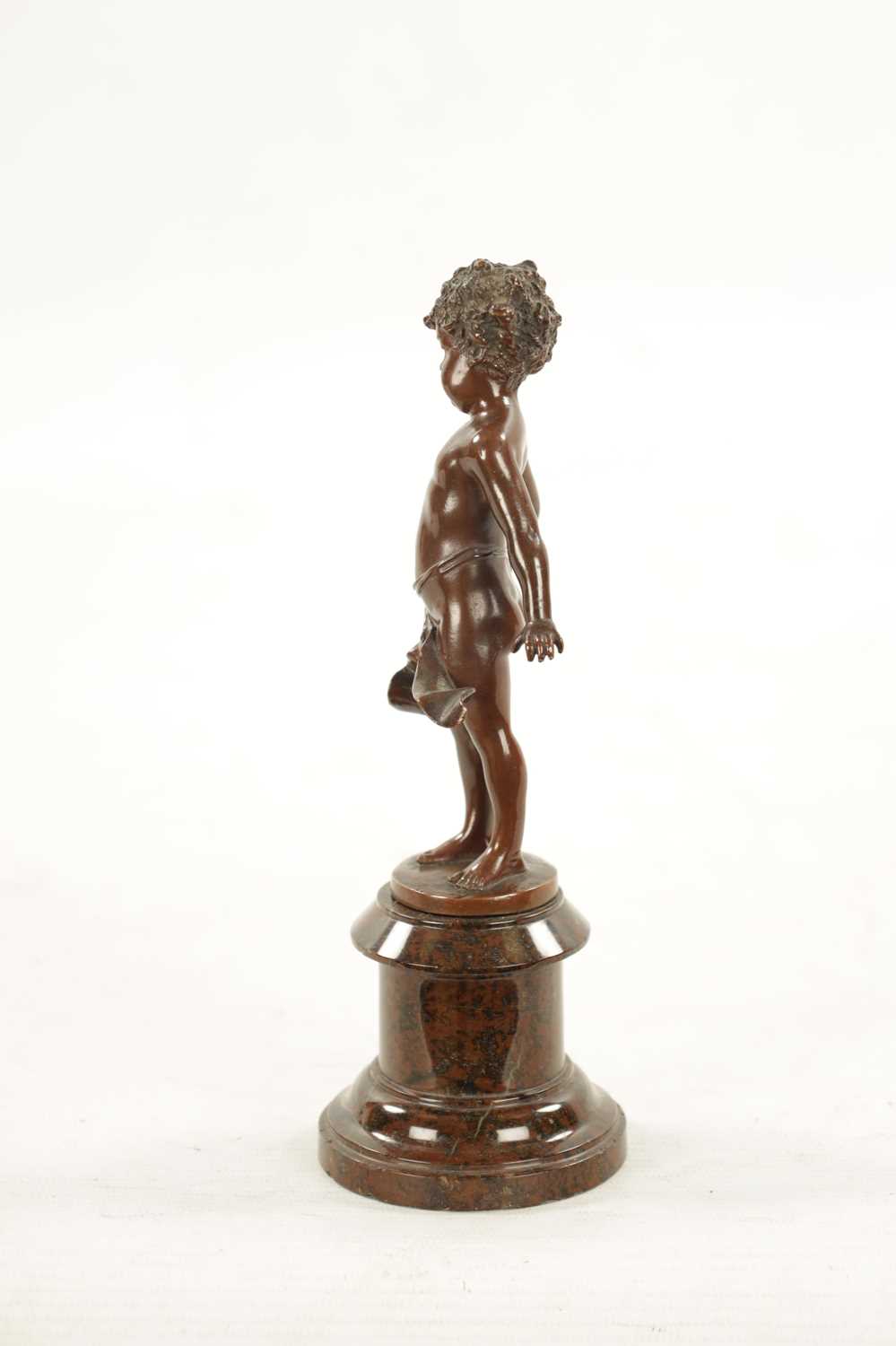 A SMALL 19TH CENTURY BROWN PATINATED BRONZE OF A BOY - Image 5 of 8