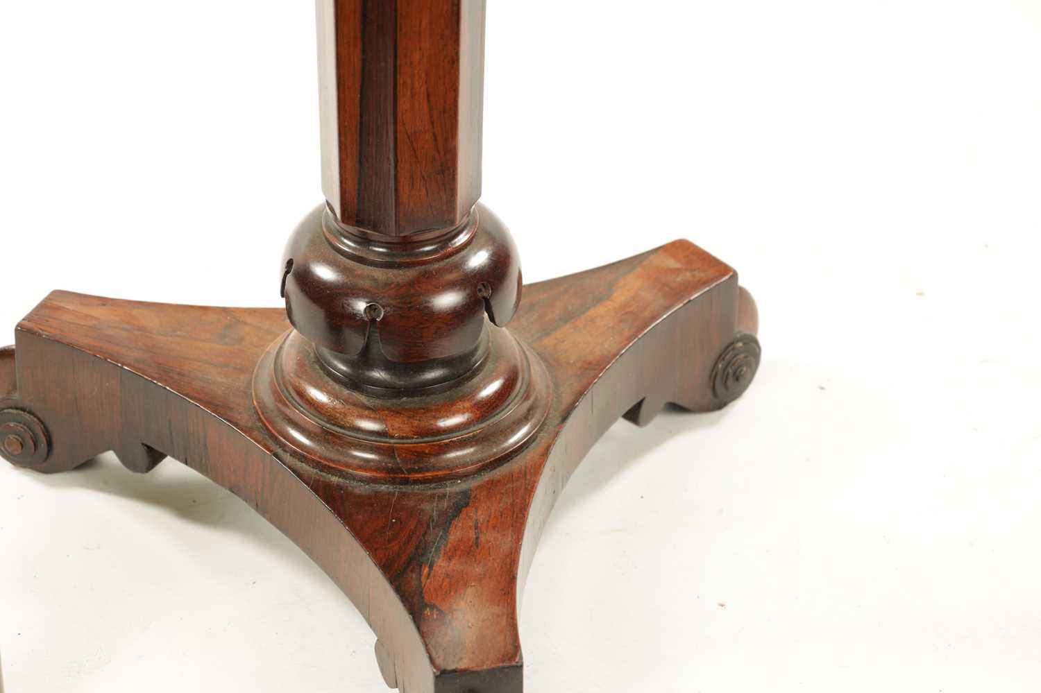 A WILLIAM IV FIGURED ROSEWOOD OCCASIONAL TABLE/PLANTER - Image 3 of 6