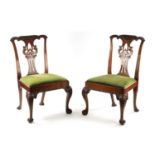 A GOOD PAIR OF MID 18TH CENTURY WALNUT SIDE CHAIRS