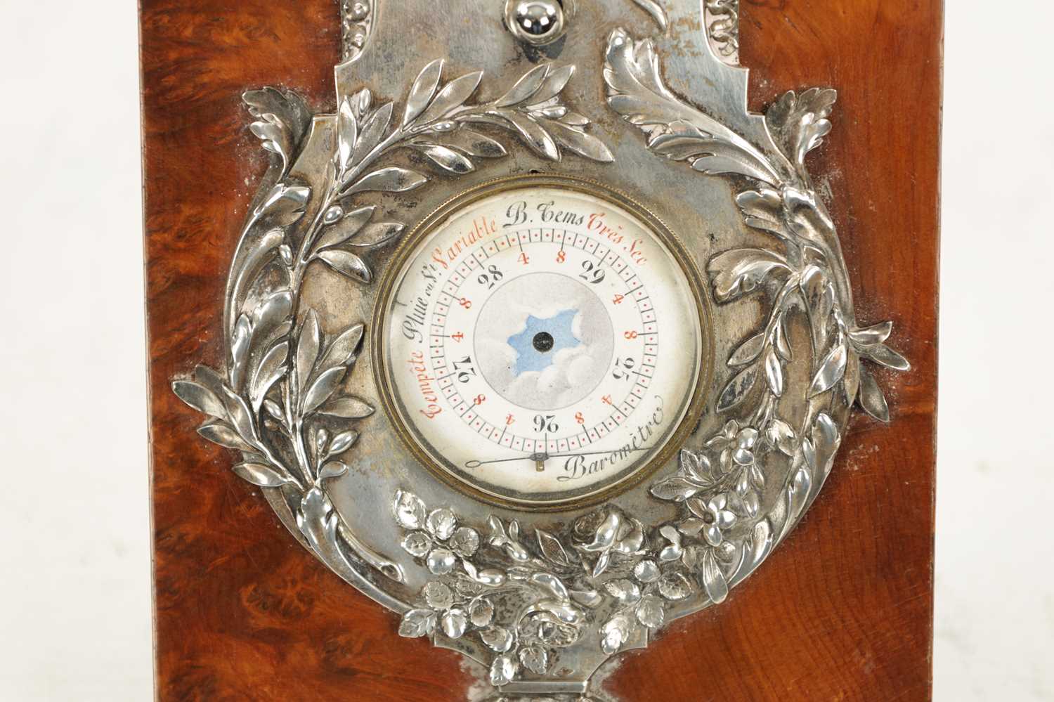 AN EARLY 20TH CENTURY SILVERED BRONZE BAROMETER - Bild 2 aus 5