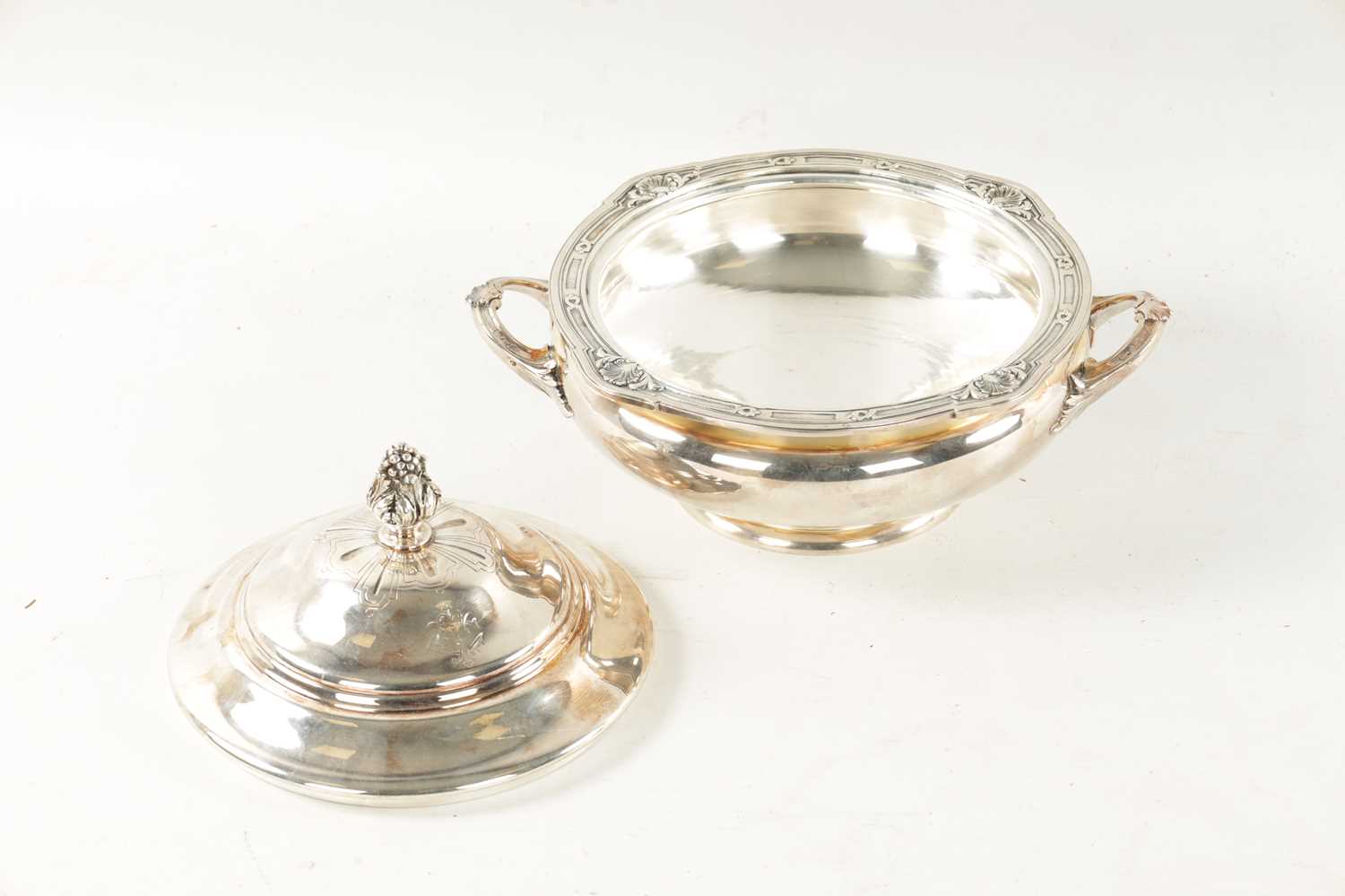 A 19TH CENTURY CONTINENTAL SILVER TWO-HANDLED LIDDED VEGETABLE DISH - Image 6 of 11