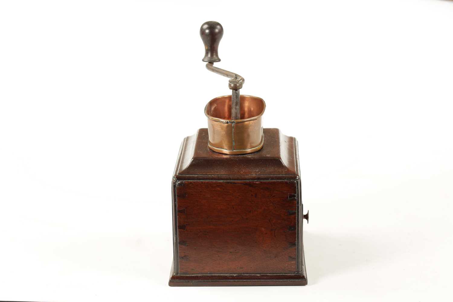 AN 18TH CENTURY MAHOGANY COFFEE GRINDER - Image 6 of 7