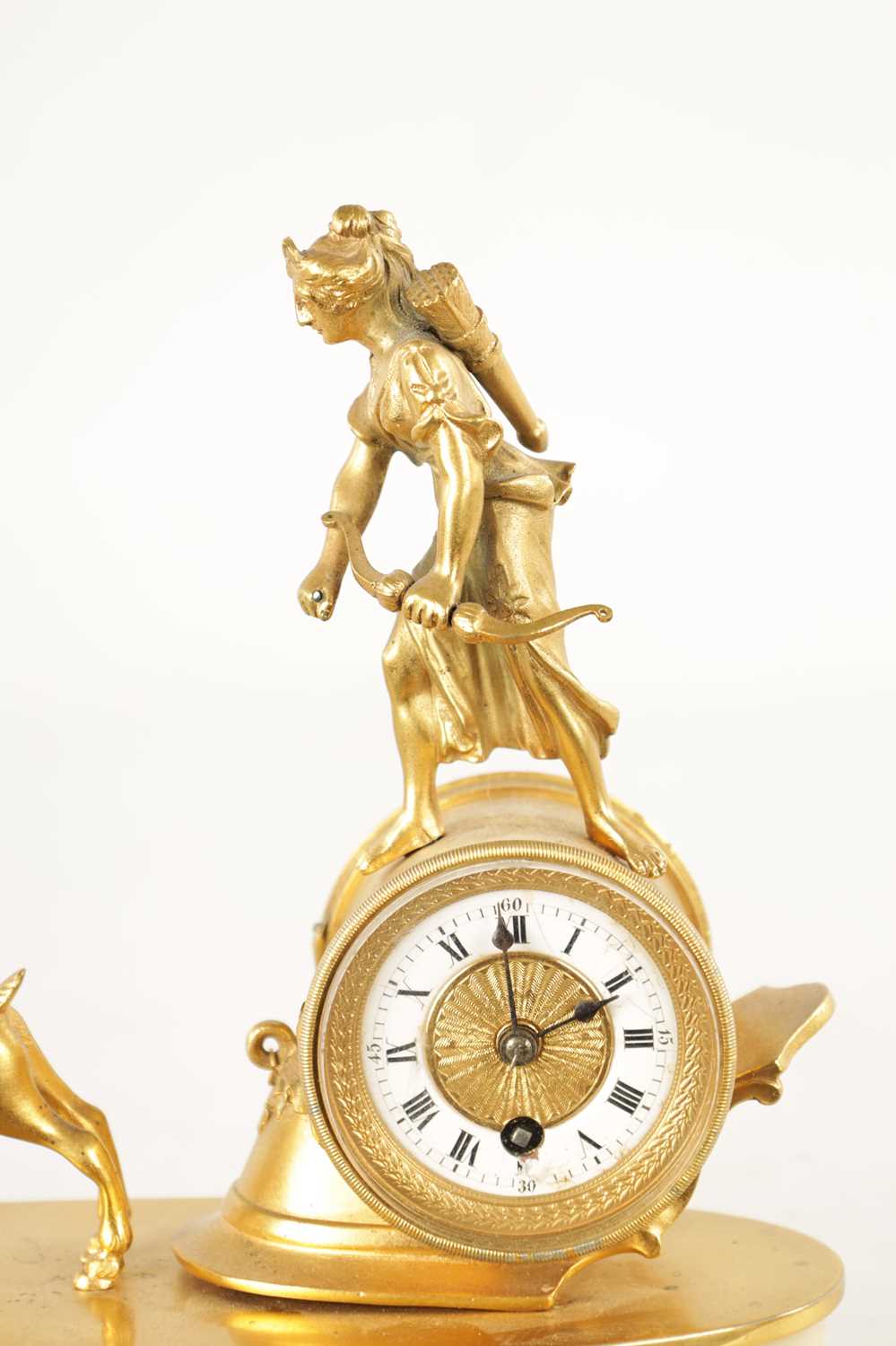 A LATE 19TH CENTURY FRENCH ORMOLU AND MARBLE MANTEL CLOCK - Image 3 of 8