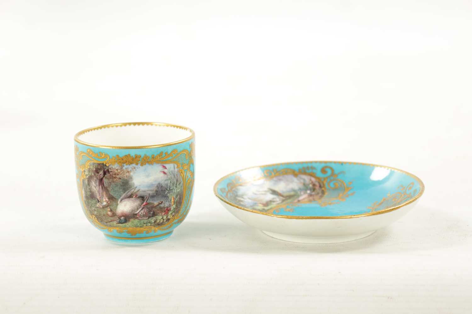A FINE LATE 18TH / 19TH CENTURY SEVRES PORCELAIN CUP AND SAUCER - Image 6 of 13