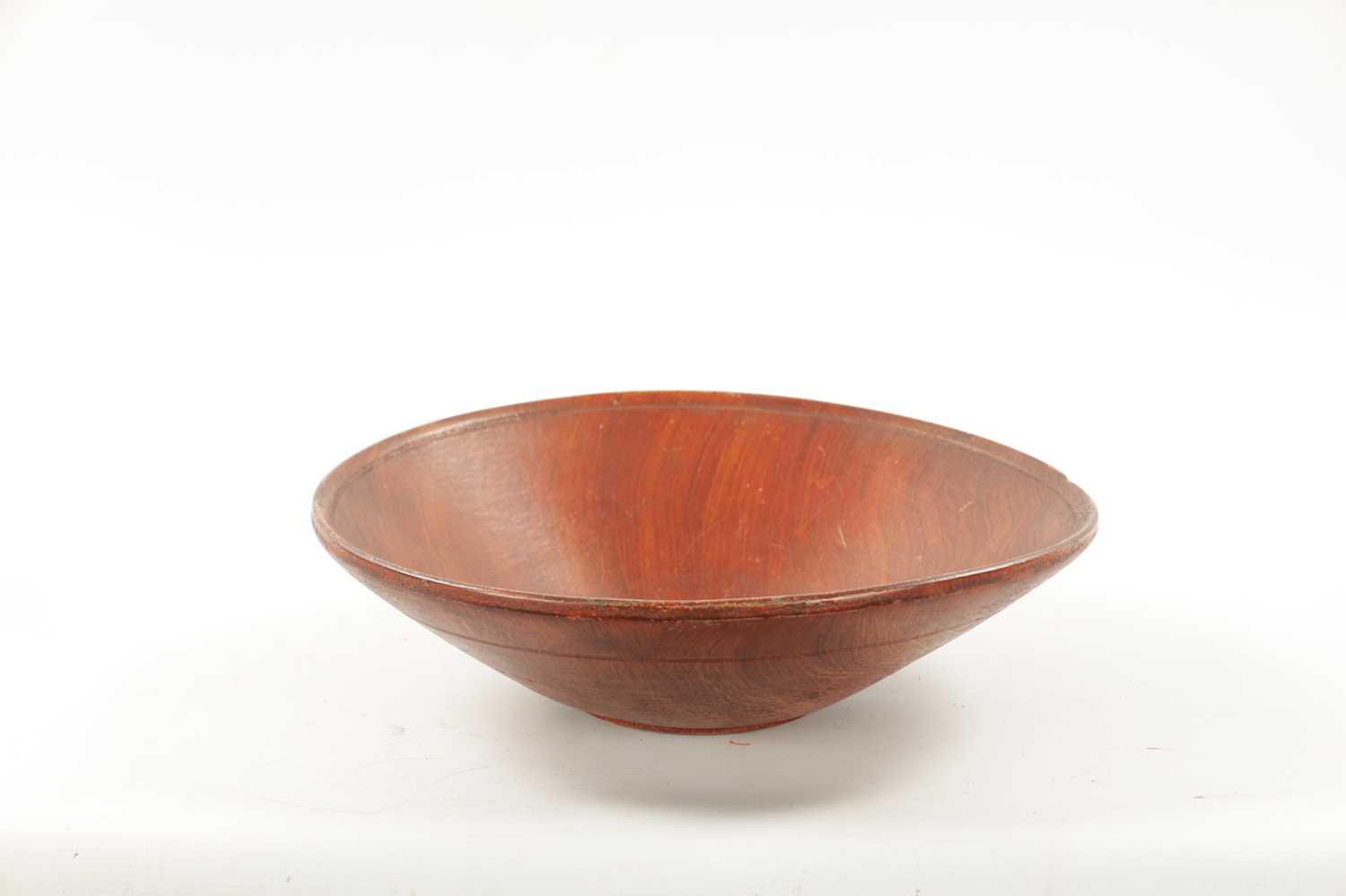 A 19TH CENTURY SCUMPLED PINE TREEN FRUIT BOWL POSSIBLY AMERICAN - Image 3 of 7