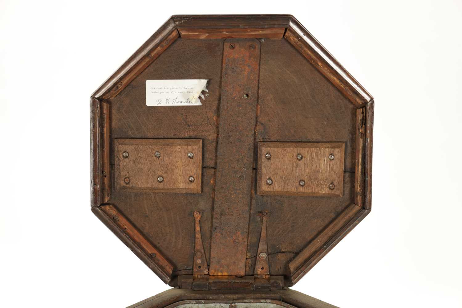 A QUEEN ANNE OCTAGONAL OAK AND WALNUT CROSS-BANDED CLOSE STOOL - Image 5 of 7