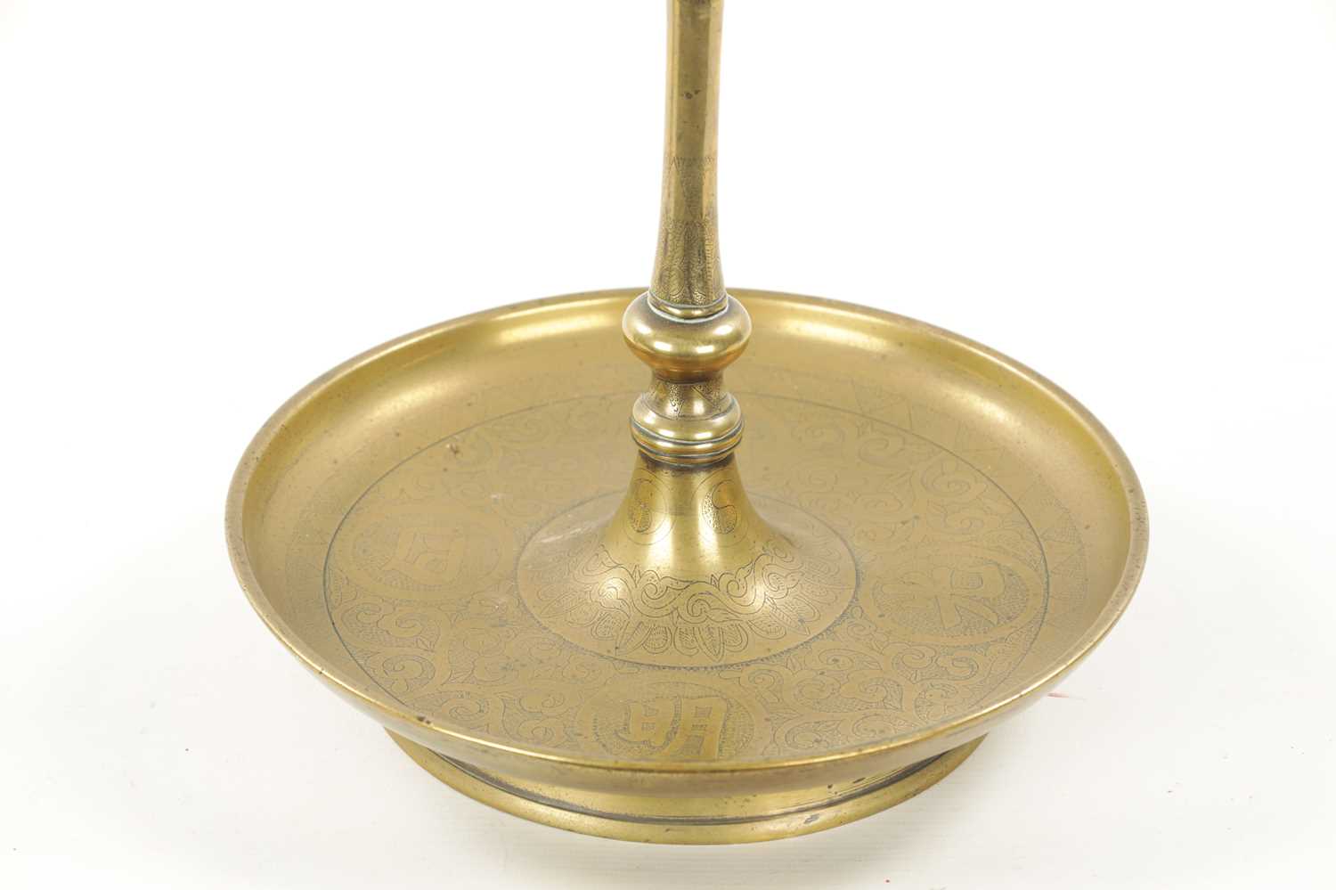 A 19TH CENTURY EASTERN BRASS CANDLESTICK - Image 4 of 10