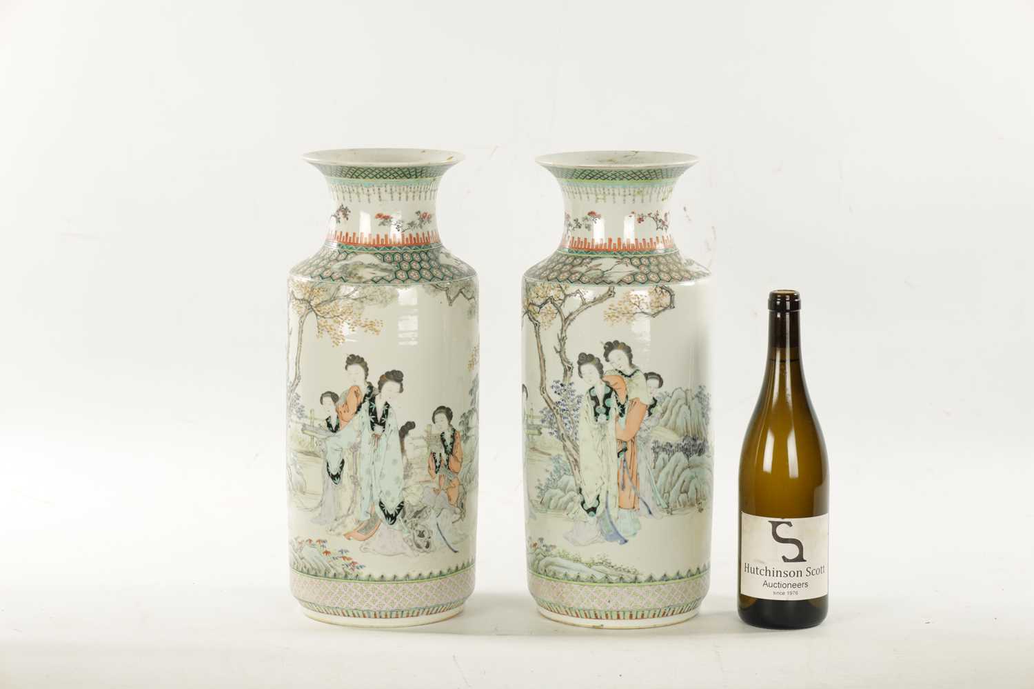 A PAIR OF CHINESE REPUBLIC FAMILLE VERTE CYLINDRICAL VASES - Image 3 of 19