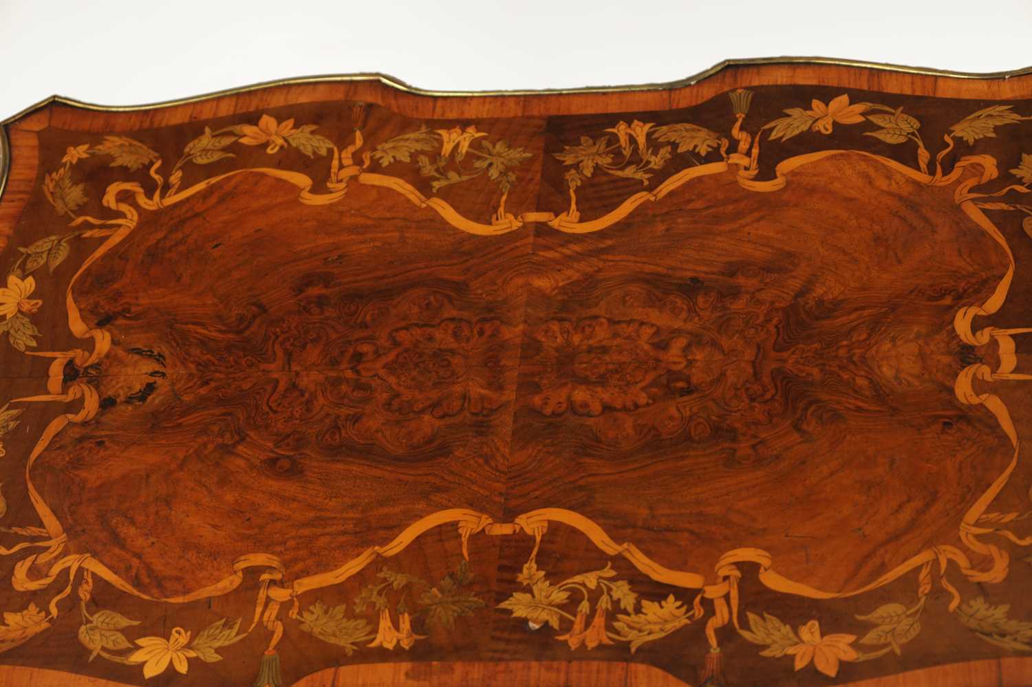 A FINE 19TH CENTURY BURR WALNUT AND MARQUETRY INLAID WORK TABLE - Image 6 of 7