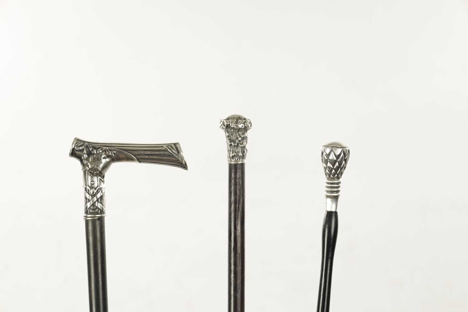 A COLLECTION OF THREE 19TH CENTURY SILVER TOPPED WALKING STICKS - Image 4 of 7