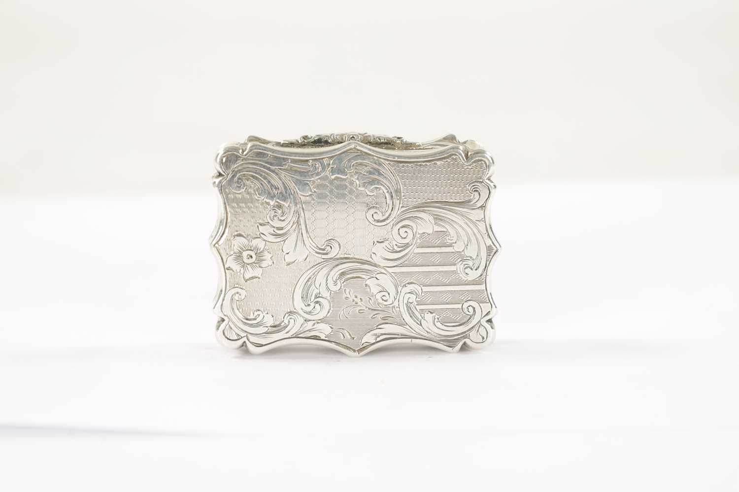 A NATHANIEL MILLS MID 19TH CENTURY SILVER VINAIGRETTE - Image 6 of 8