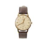 A GENTLEMAN’S 9CT GOLD CYMA CYMAFLEX WRISTWATCH