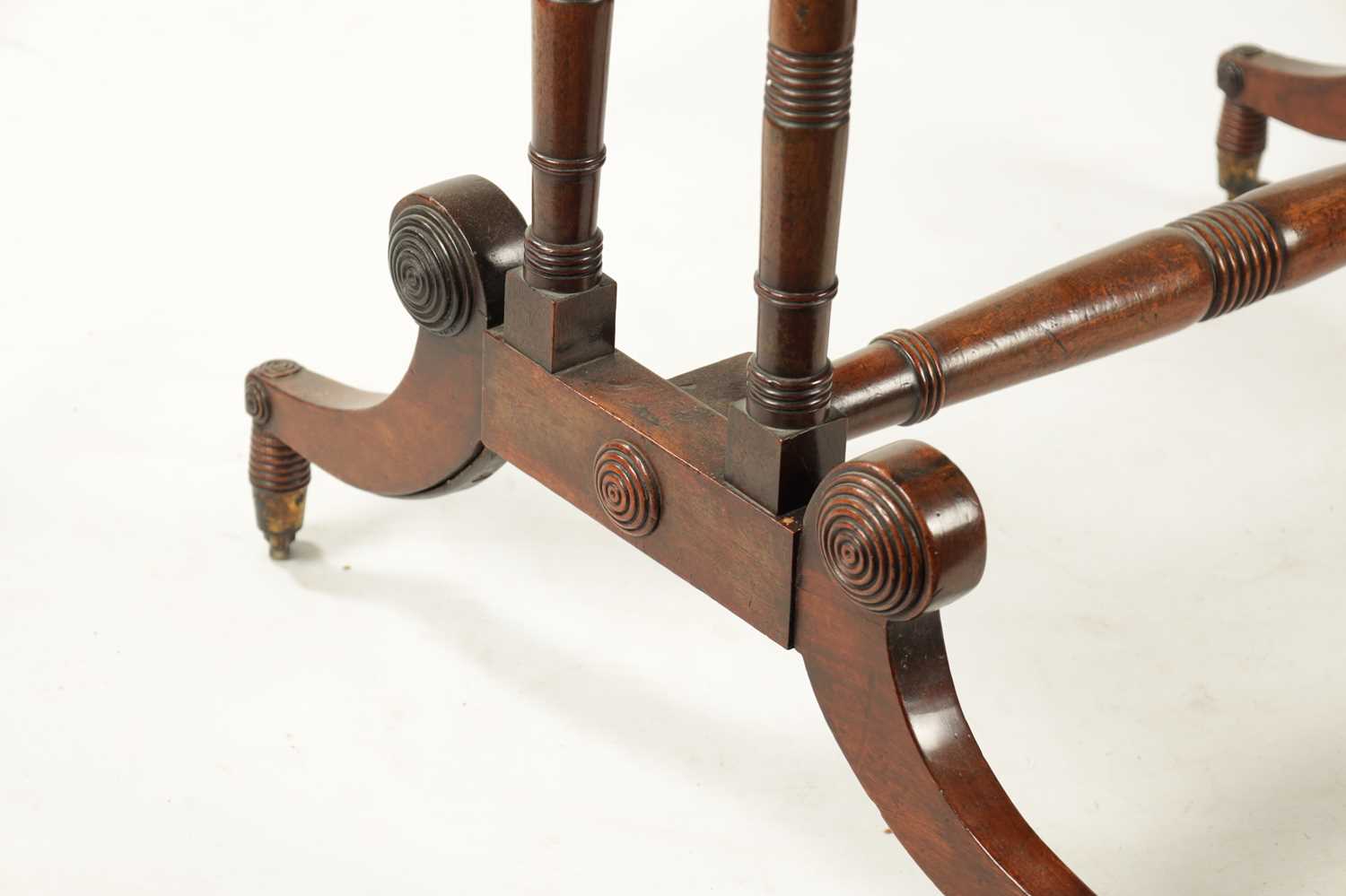 AN UNUSUAL REGENCY MAHOGANY LIBRARY TABLE - Image 3 of 8