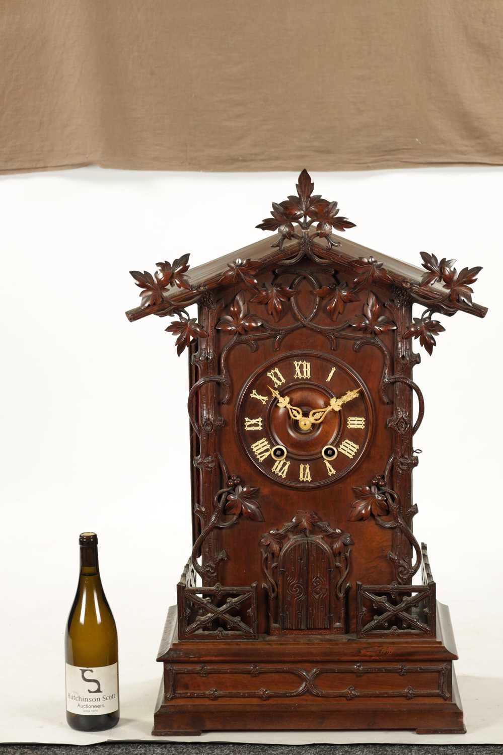 A LARGE LATE 19TH CENTURY BLACK FOREST TRUMPETER CLOCK - Image 2 of 11