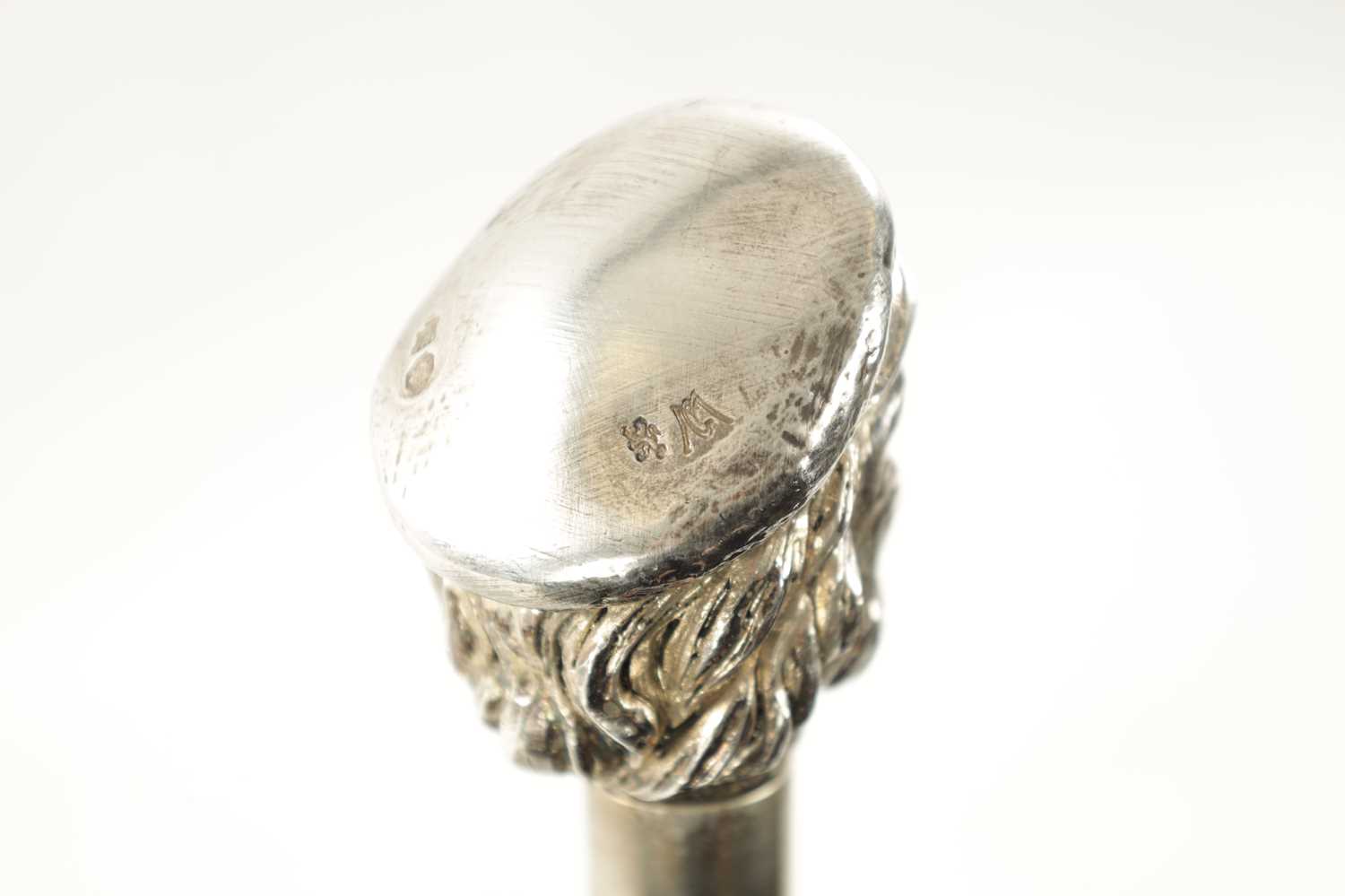 A 20TH CENTURY ITALIAN SILVER PLATE FIGURAL TOPPED WALKING STICK - Image 5 of 7