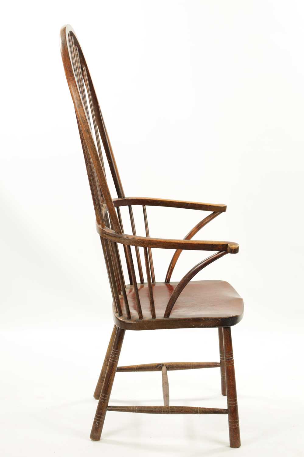 A 19TH CENTURY PRIMITIVE PAINTED STICK BACK WINDSOR ARMCHAIR - Image 7 of 14