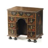 A GOOD QUEEN ANNE CHINOISERIE DECORATED LACQUER WORK KNEEHOLE DESK