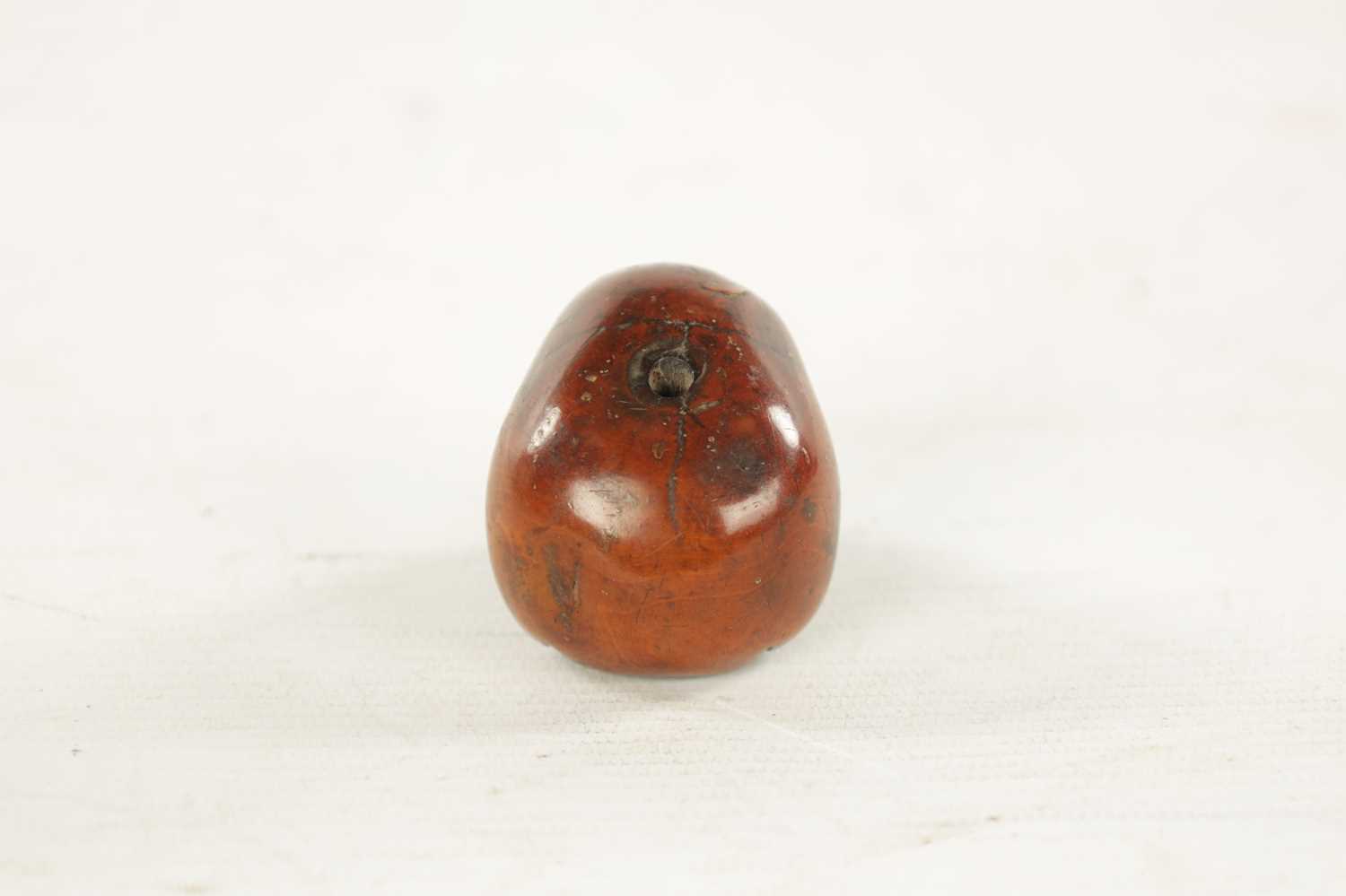 AN EARLY 19TH CENTURY CARVED BOXWOOD JAPANESE NETSUKE - Image 4 of 5