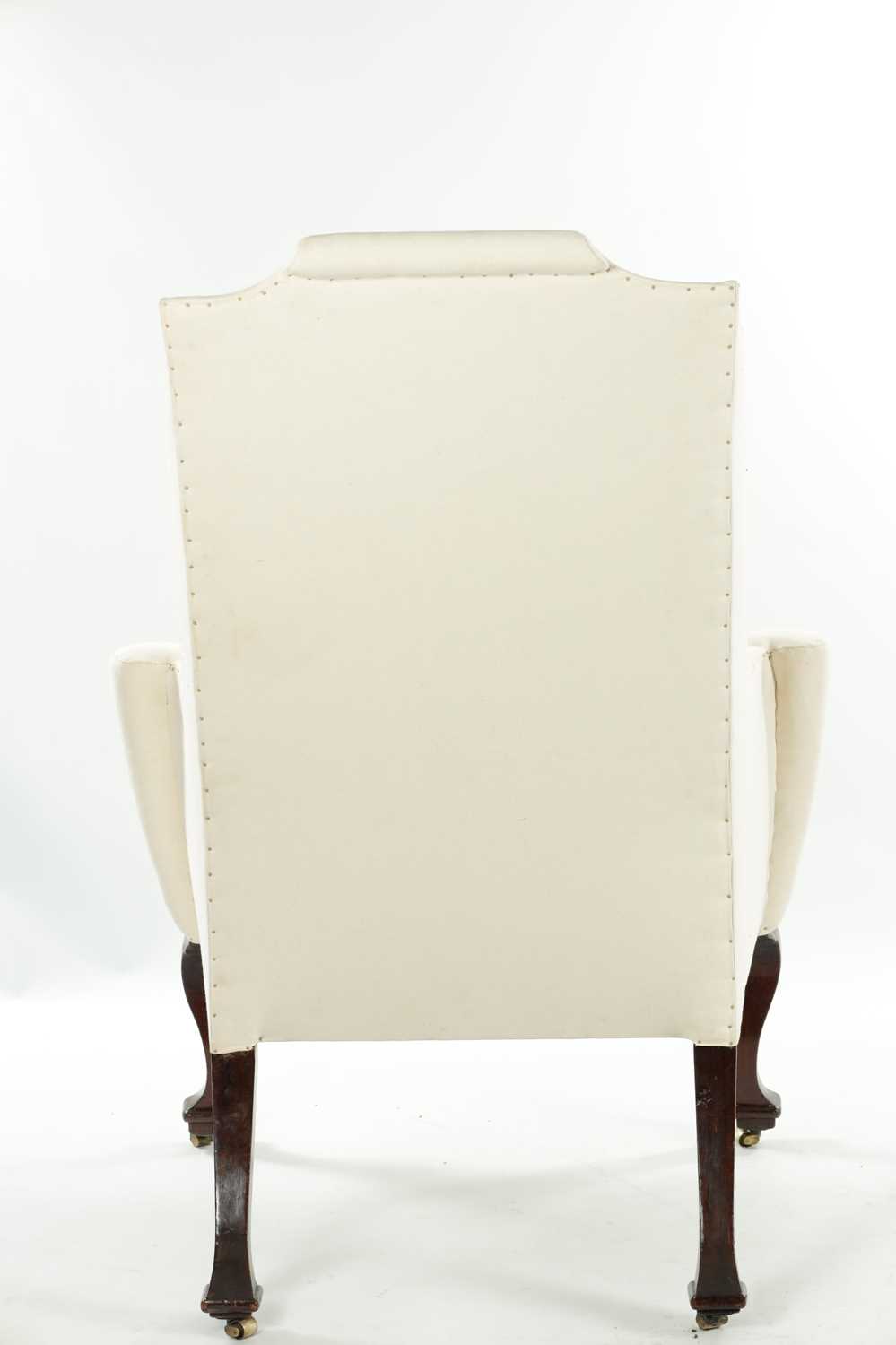 AN OVER-SIZED EARLY 18TH CENTURY WALNUT WINGBACK UPHOLSTERED ARMCHAIR - Image 4 of 7