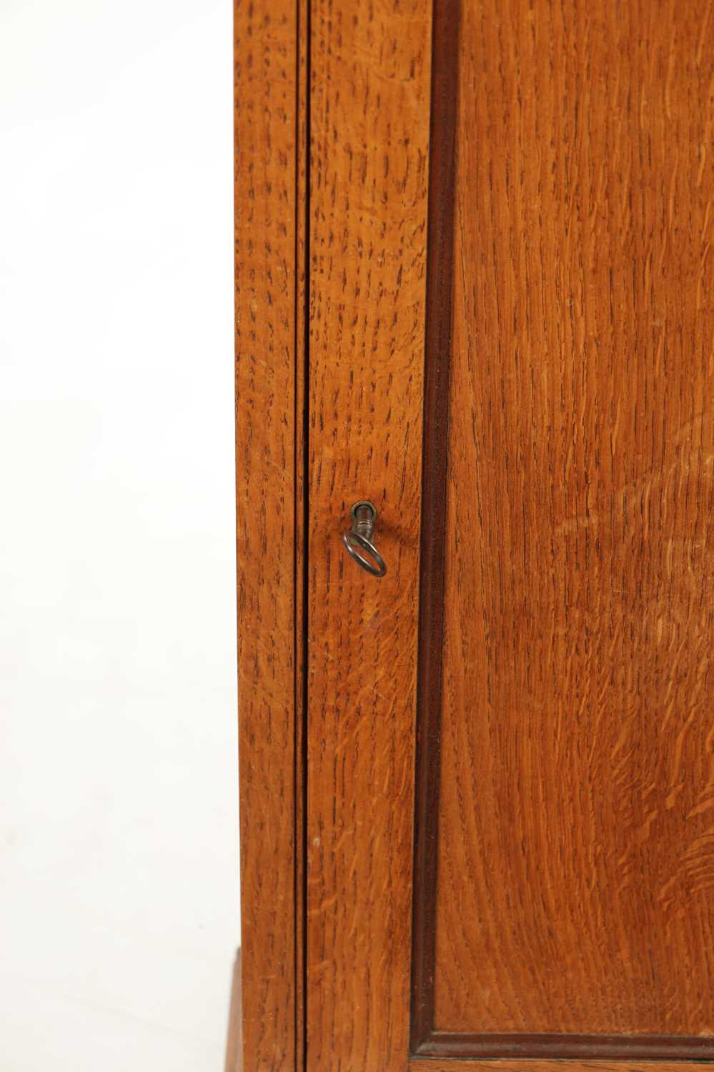 AN EARLY 19TH CENTURY OAK TABLE CABINET - Image 3 of 14