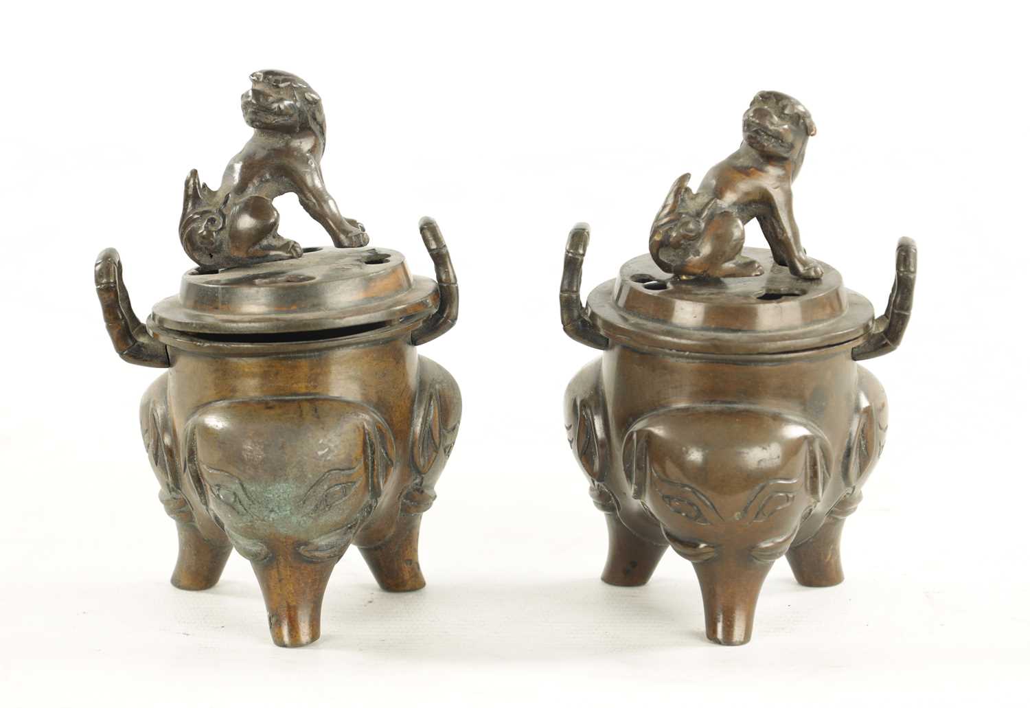 A PAIR OF CHINESE LIDDED INCENSE BURNERS