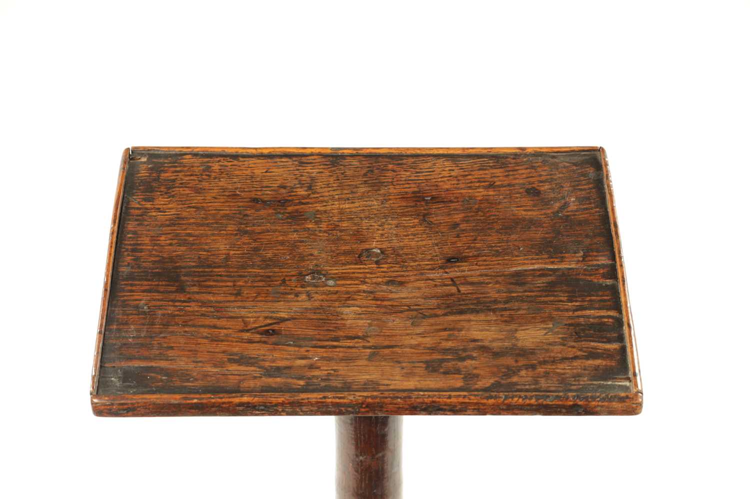 AN 18TH CENTURY PRIMITIVE OAK FOUR-LEGGED CANDLE TABLE - Image 2 of 5