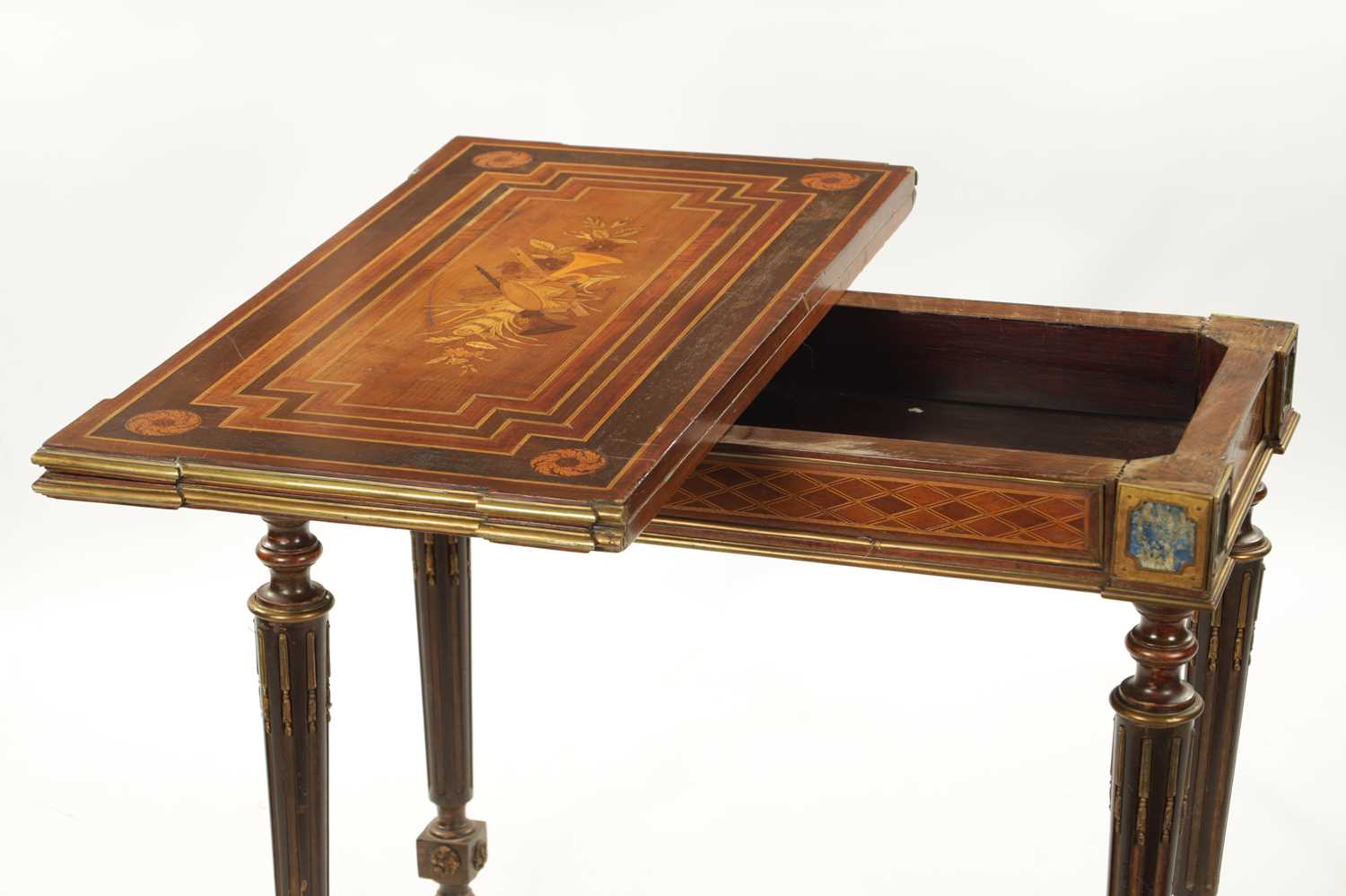 A 19TH CENTURY WALNUT AND ROSEWOOD MARQUETRY INLAID FRENCH CARD TABLE - Image 6 of 7