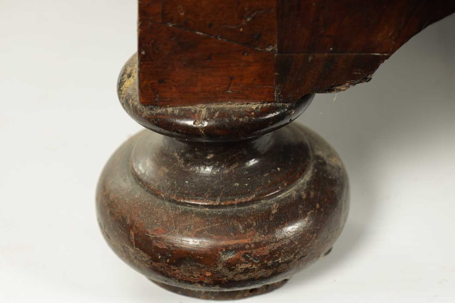 AN EARLY 18TH CENTURY WALNUT CHEST ON STAND - Image 10 of 16