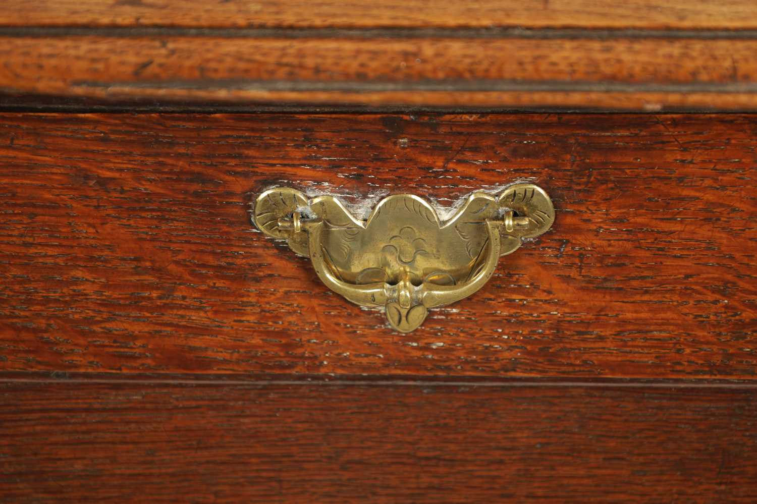 A GOOD QUEEN ANNE OAK LOWBOY WITH DOUBLE REENTRANT CORNERED TOP - Image 7 of 7