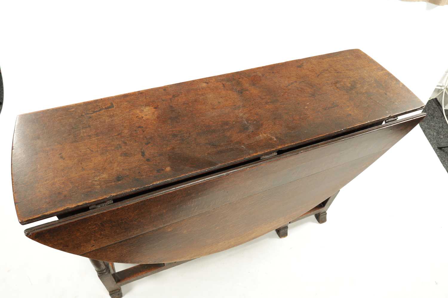 A LATE 17TH CENTURY OAK GATELEG TABLE WITH BREGANZA FEET - Image 5 of 6