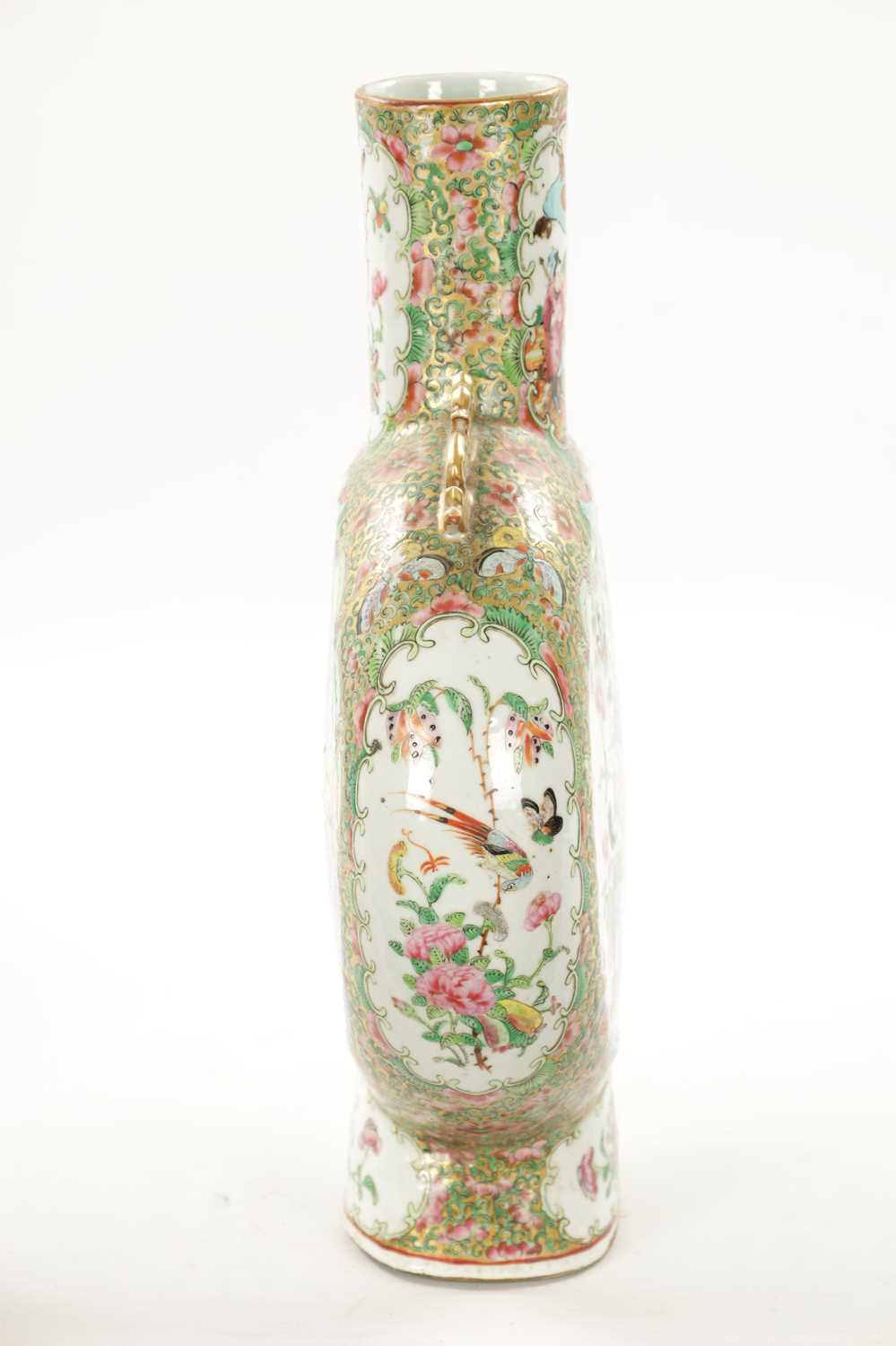 A 19TH CENTURY CHINESE CANTONESE PORCELAIN MOON FLASK - Image 7 of 17