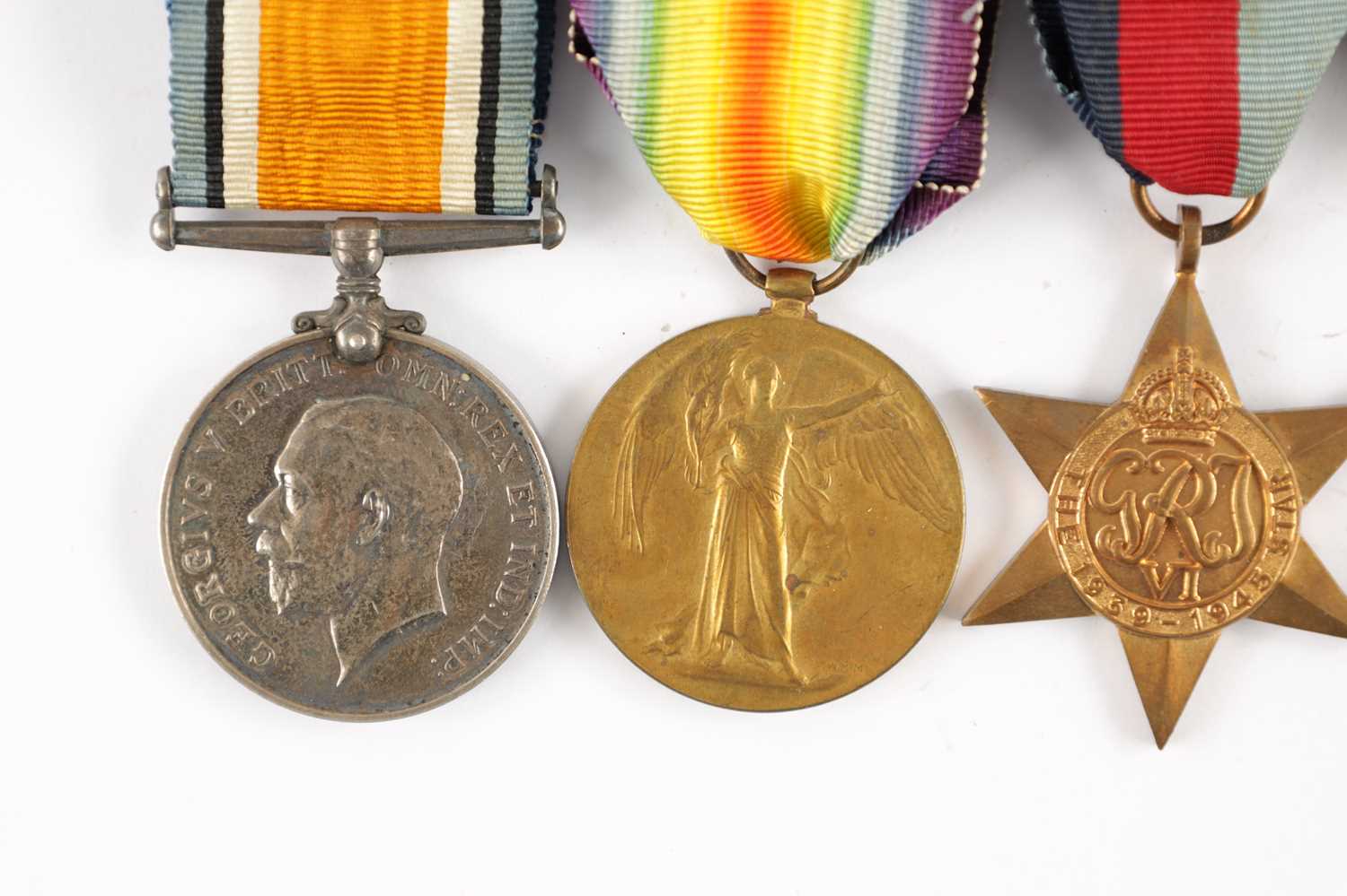 A GROUP OF SIX WW1 AND WW2 WAR MEDALS - Image 3 of 9