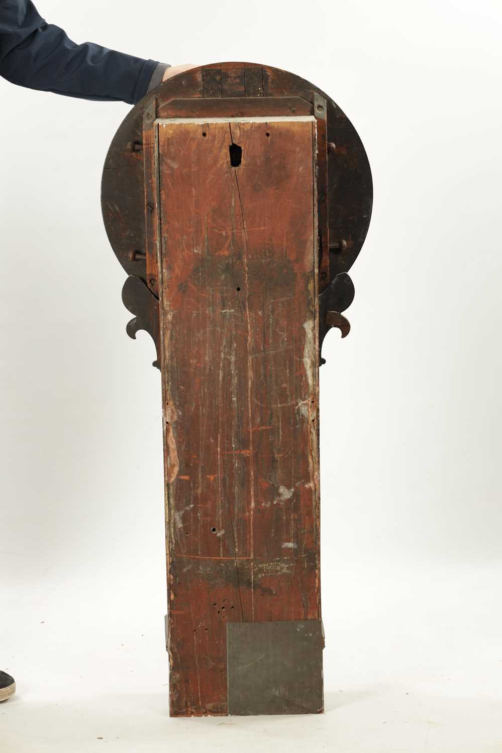 EDWARD BATES, CUCKFIELD. A GEORGE III MAHOGANY TAVERN CLOCK - Image 8 of 9