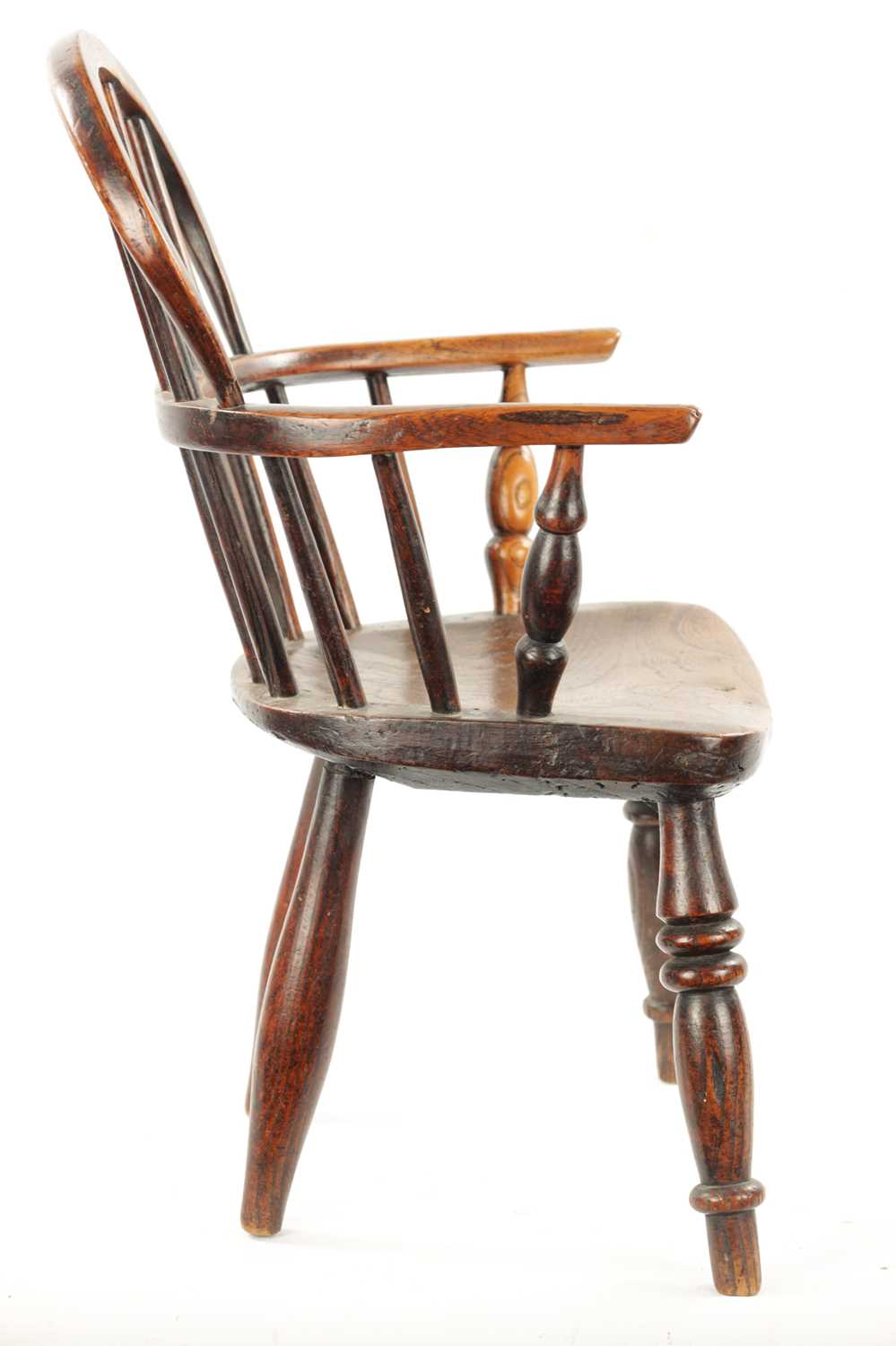 AN 18TH CENTURY ASH AND ELM CHILDS WINDSOR CHAIR - Image 9 of 9