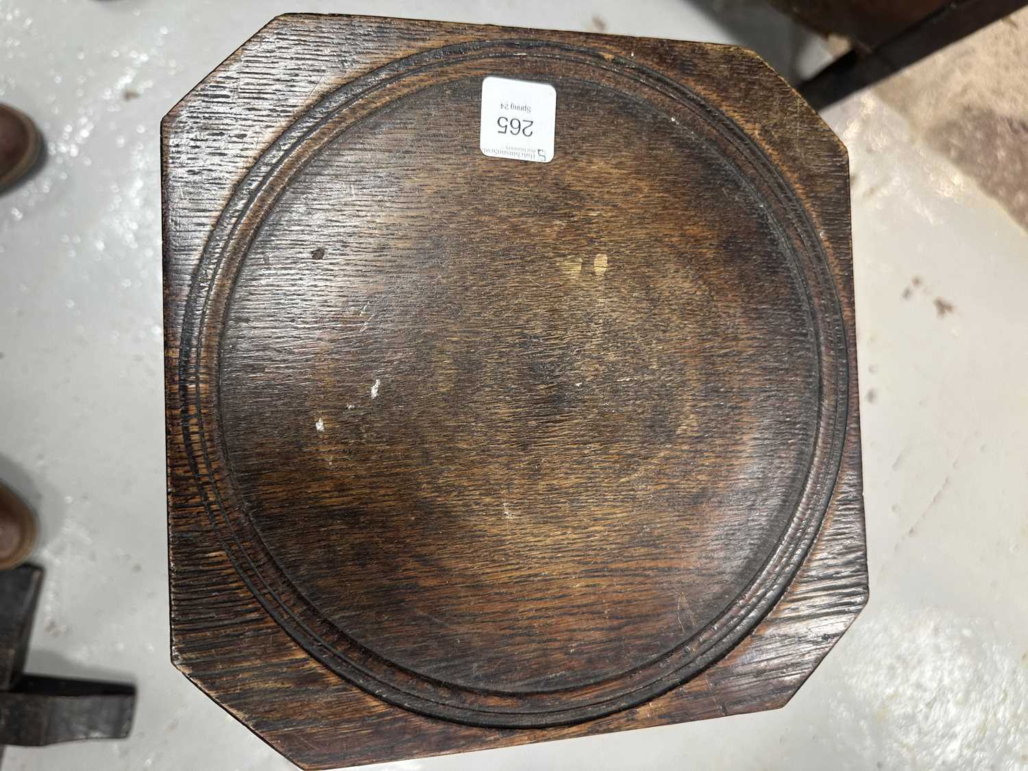 AN EARLY 18TH CENTURY OAK CANDLE STAND WITH DISHED TOP - Image 10 of 11