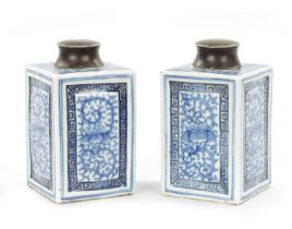 A PAIR OF 19TH CENTURY CHINESE BLUE AND WHITE PORCELAIN TEA CADDIES