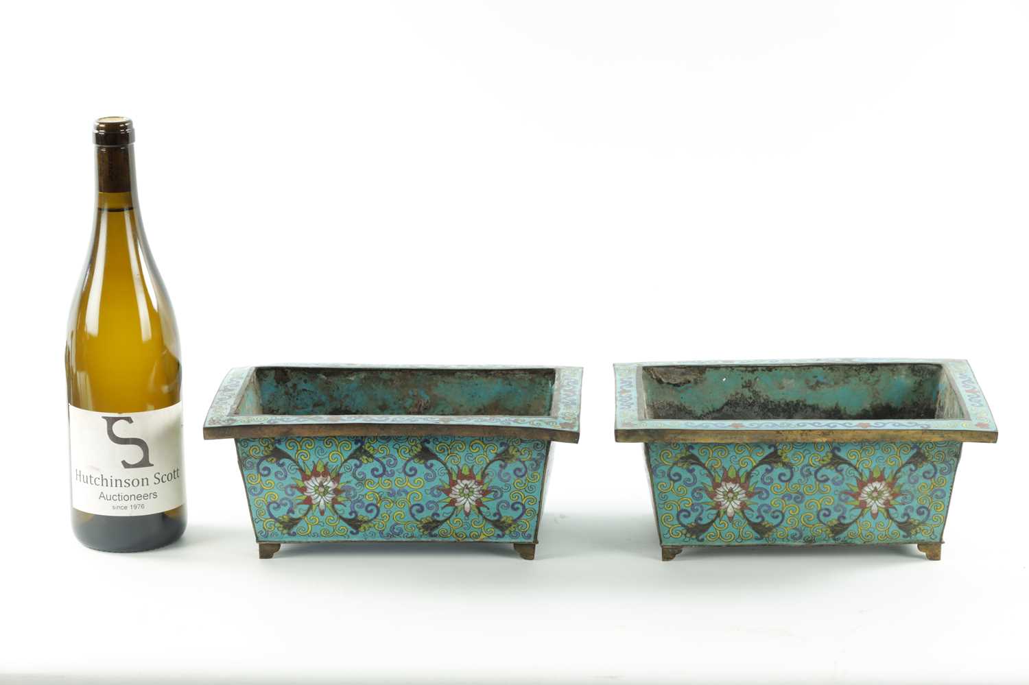 A PAIR OF 19TH CENTURY CHINESE CLOISONNÉ PLANTERS - Image 2 of 8