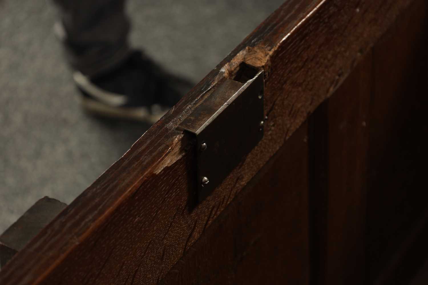 A 17TH CENTURY CARVED OAK THREE PANELLED FRONT COFFER - Image 8 of 8