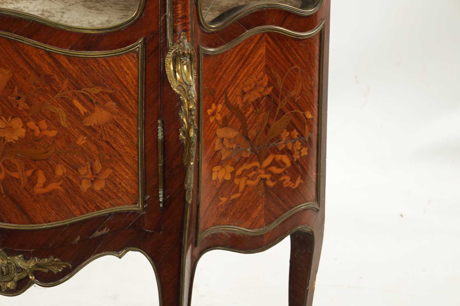 A 19TH CENTURY MARQUETRY INLAID ROSEWOOD RENE MARTIN DISPLAY CABINET / VITRENE - Image 6 of 9