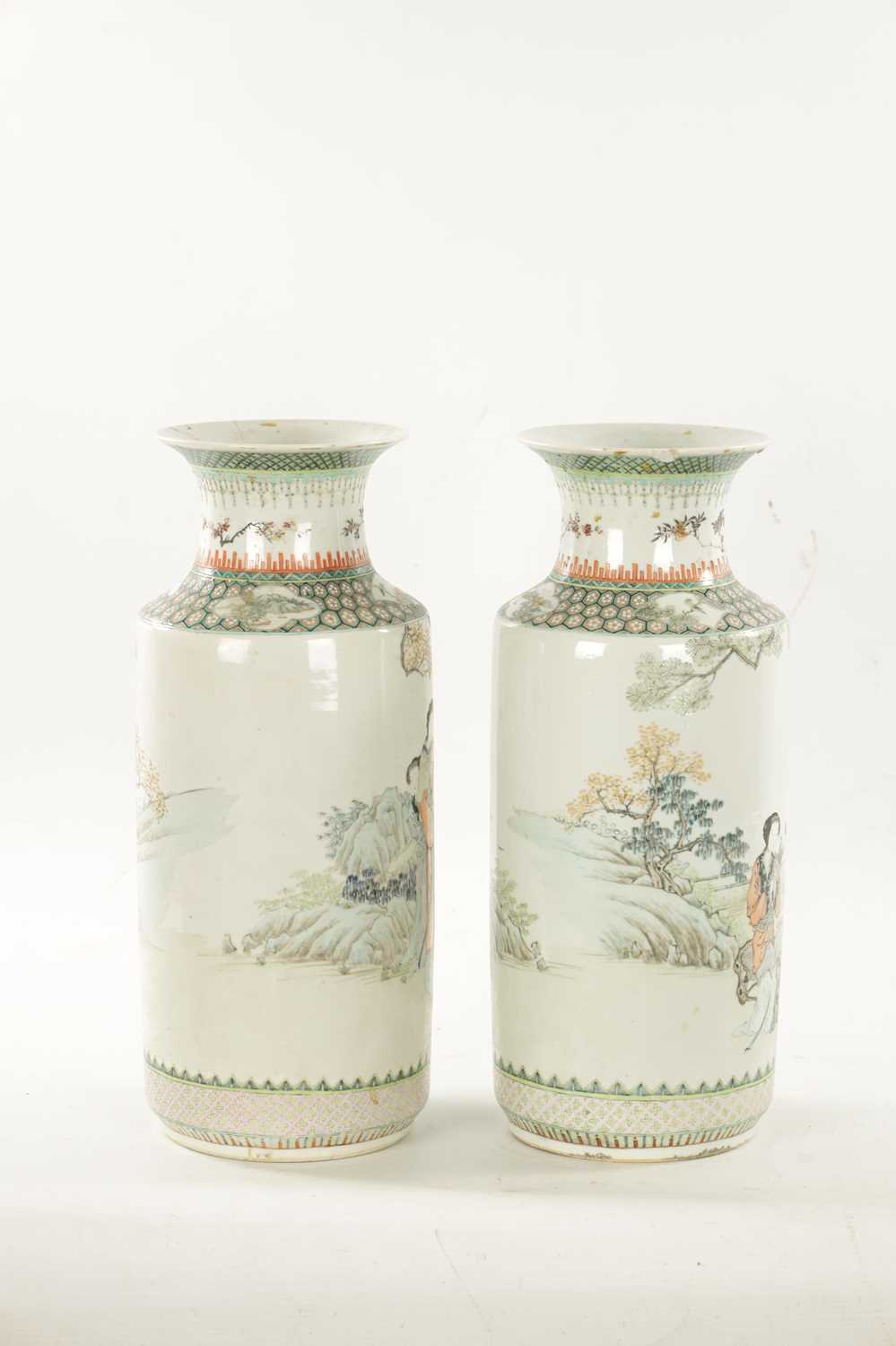 A PAIR OF CHINESE REPUBLIC FAMILLE VERTE CYLINDRICAL VASES - Image 8 of 19