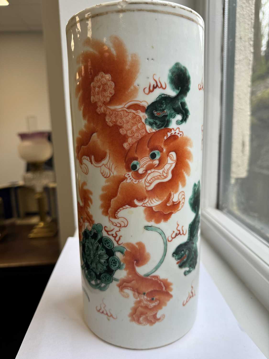 AN EARLY 20TH CENTURY IRON RED CHINESE PORCELAIN CYLINDRICAL VASE - Image 13 of 22