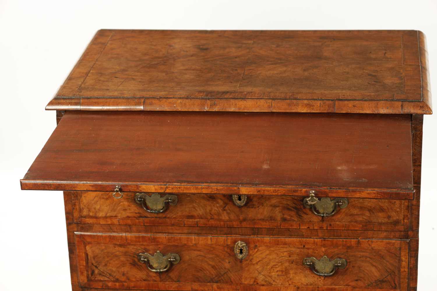 AN EARLY 18TH CENTURY WALNUT CHEST OF SMALL PROPORTIONS - Image 4 of 11