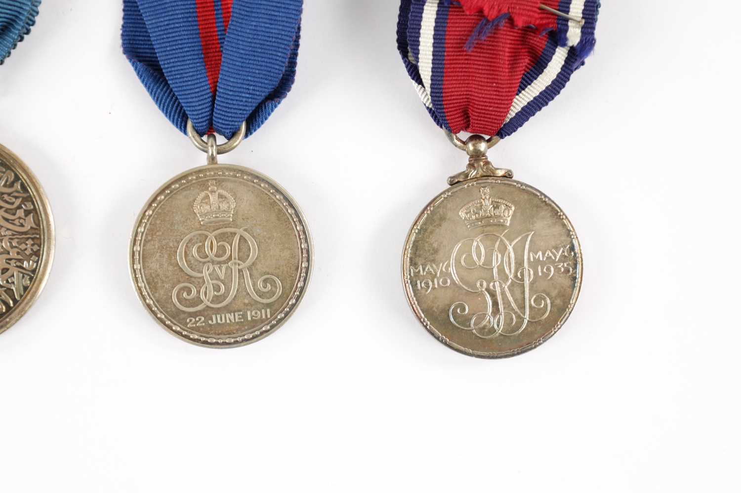 A COLLECTION OF FOUR CORONATION MEDALS - Image 6 of 6