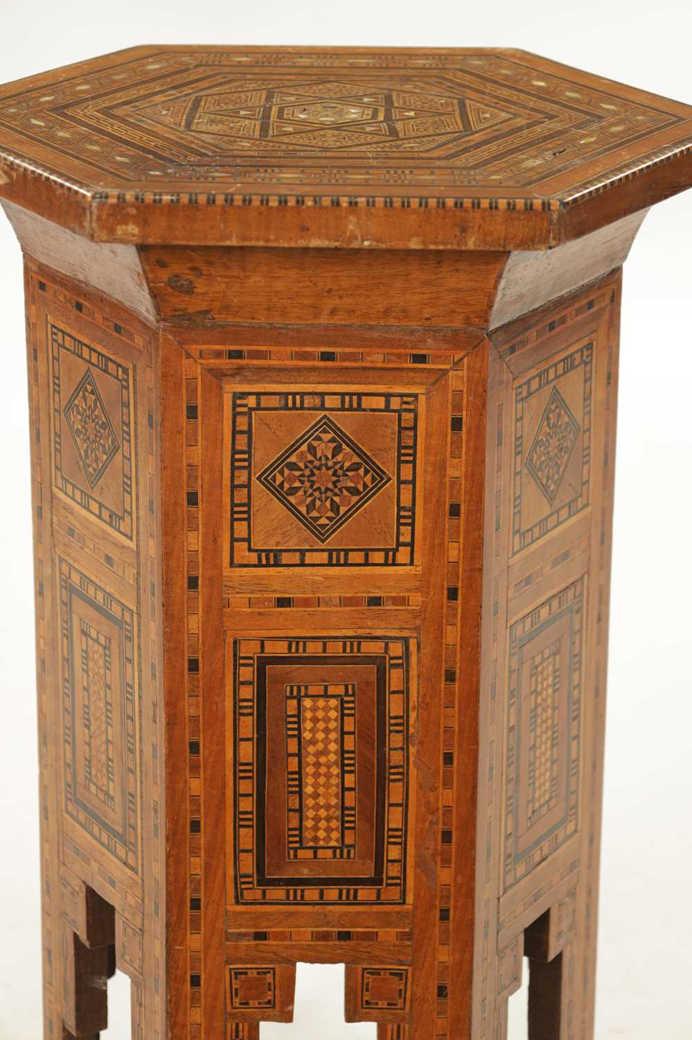 A 19TH CENTURY EASTERN OTTOMAN STYLE INLAID OCCASIONAL TABLE - Image 3 of 5