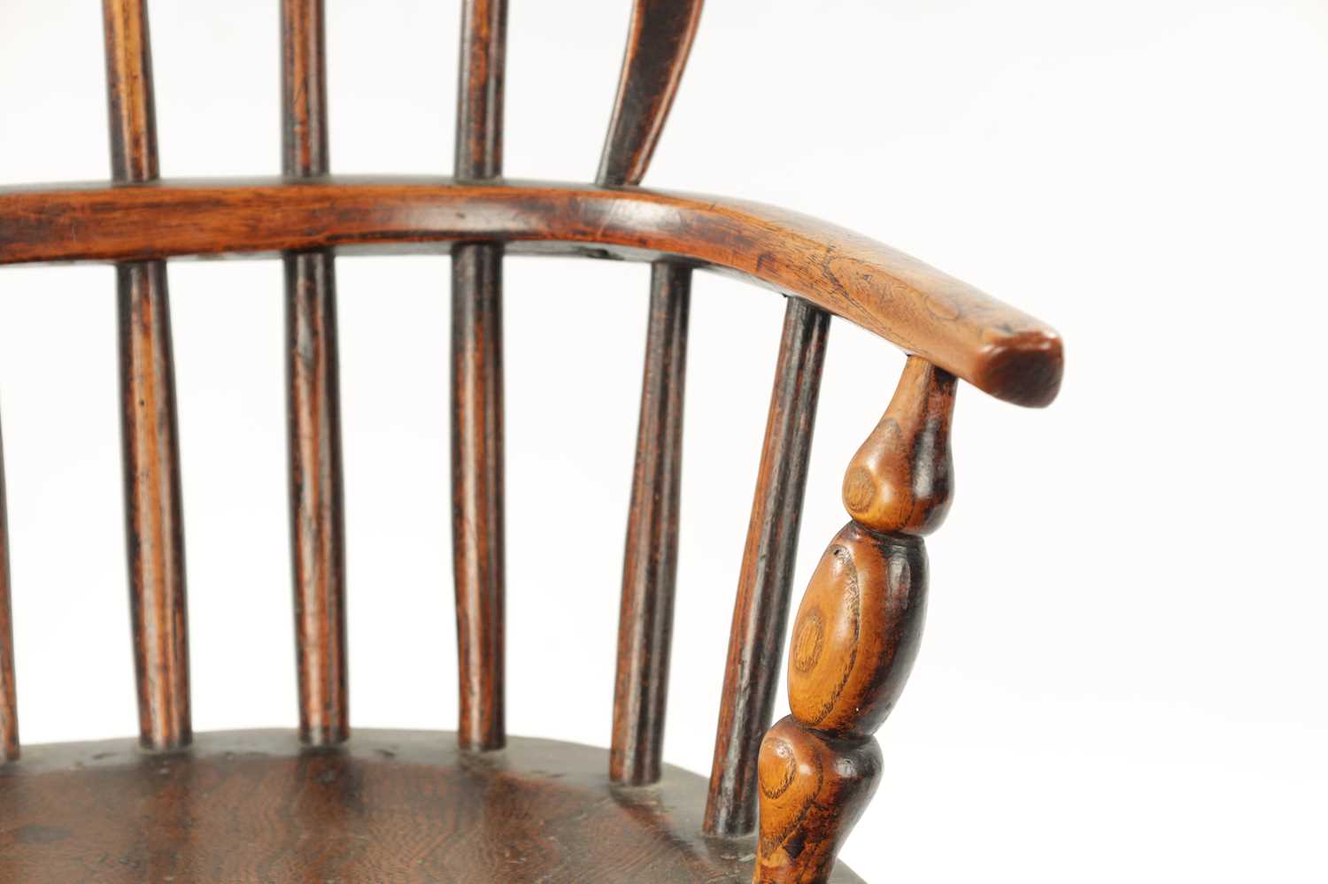 AN 18TH CENTURY ASH AND ELM CHILDS WINDSOR CHAIR - Image 4 of 9