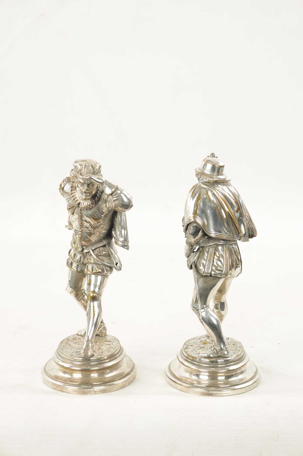 EMILE GUILLEMIN. A PAIR OF SILVERED BRONZE SCULPTURES DEPICTING CAVALIERS - Image 6 of 8